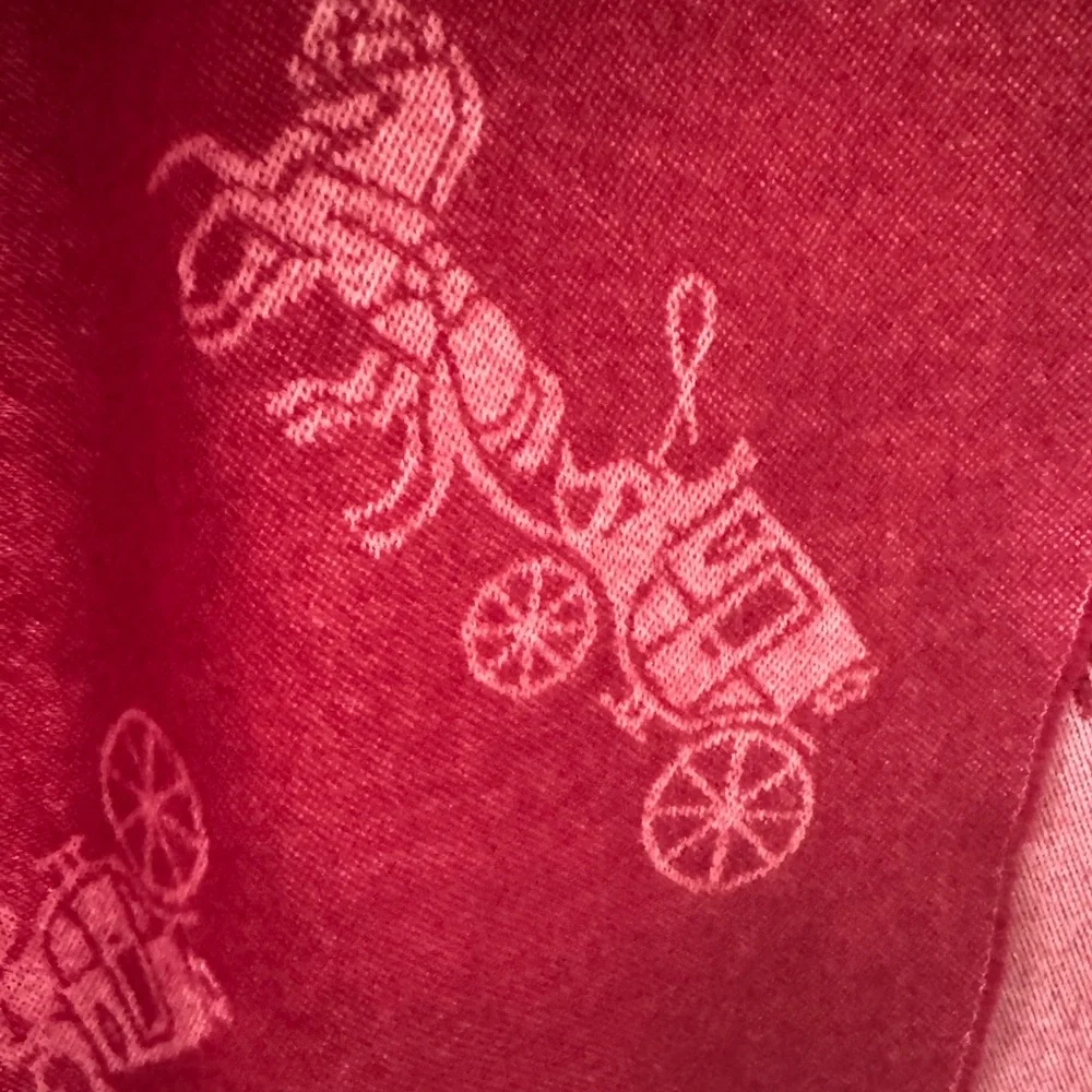 Coach Red Signature Horse‎ & Carriage Reversible Oversized Wool Cashmere Scarf - Picture 5 of 5